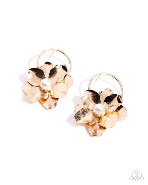 Paparazzi Backyard Bling - Gold Earring