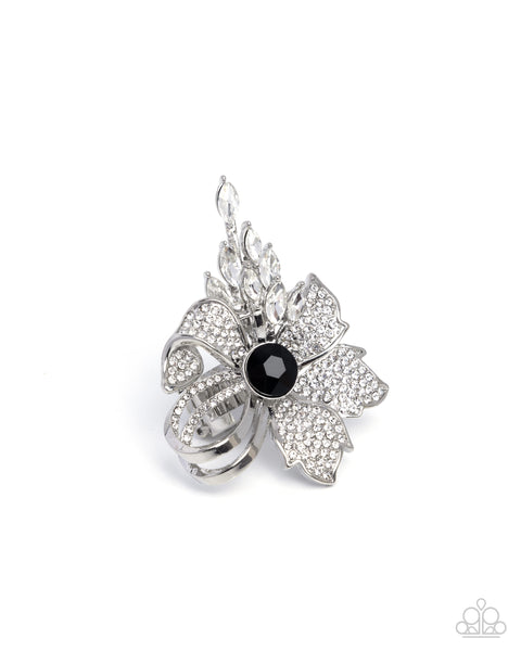 Paparazzi Blooming Broadcast - Black Ring