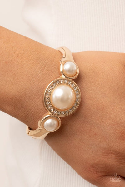 Paparazzi Debutante Pearl Daydream Gold Bracelet
