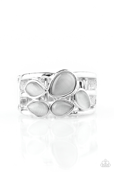 Paparazzi Dreamy Glow - Silver Ring