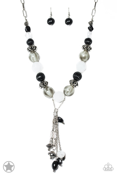 Paparazzi Blockbuster Break A Leg Black Necklace