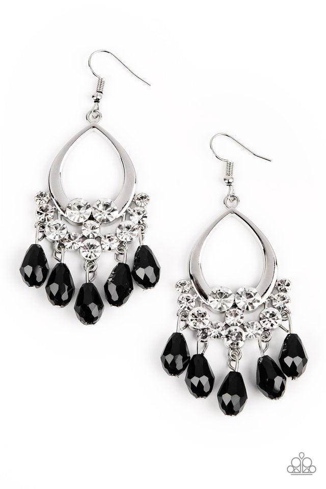 Paparazzi Famous Fashionista - Black Earrings