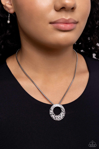 Paparazzi Scintillating Spiral Pearl White Necklace