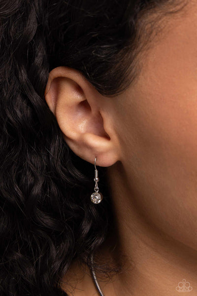 Paparazzi Scintillating Spiral Pearl White Necklace