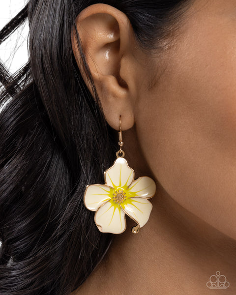 COMING SOON Paparazzi Floral Flavor - Gold Earrings