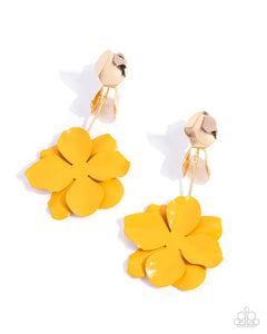 Paparazzi Malibu Moderato - Gold Earrings