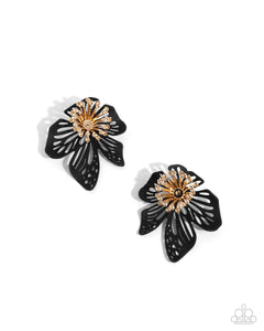 Paparazzi Wonderland Wallflower - Black Earrings