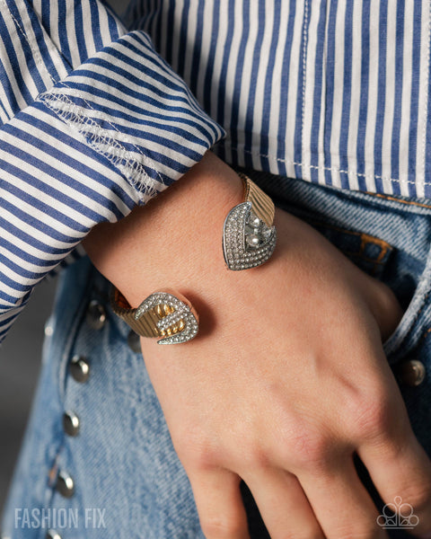 Paparazzi Fashion Forward Feature - Gold Cuff Bracelet