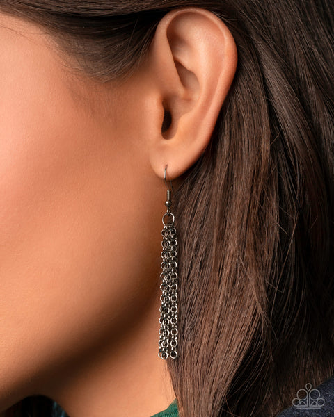 PAPARAZZI CONING SOON Double Demand - Silver choker