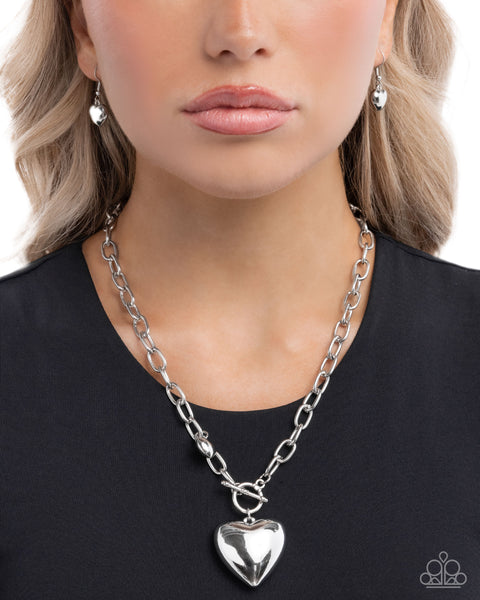 COMING SOON Paparazzi Heartfelt Hangout - Silver