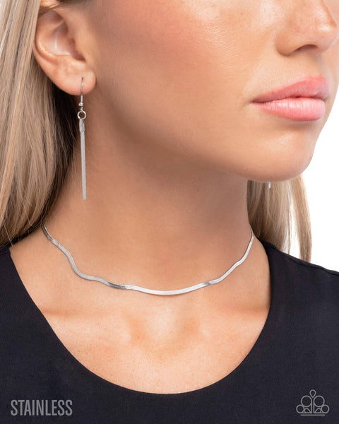 COMING SOON Paparazzi 
Illusive Industry - Silver Choker