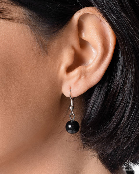 COMING SOON Paparazzi Socialite Shapes - Black Necklace