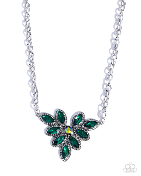 Paparazzi Discerning Dazzle - Green Necklace