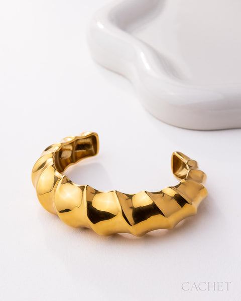 Paparazzi Maniere - 18K Gold Cachet Bracelet