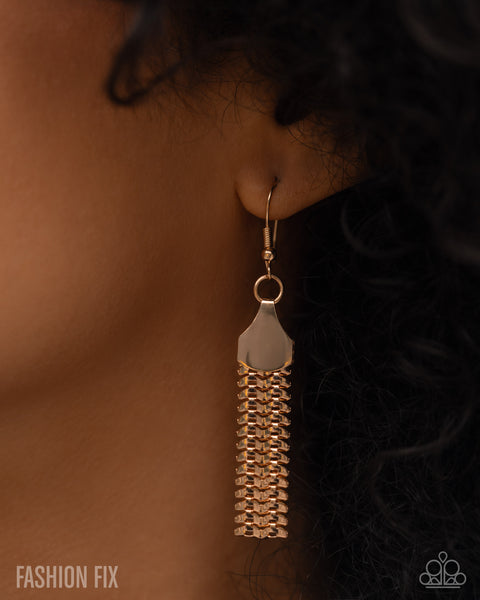 Paparazzi Sassy Staging - Gold Necklace