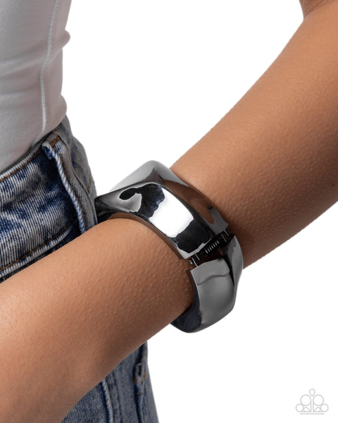 COMING SOON Paparazzi 
Robust Reveal - Black Hinged Bracelet