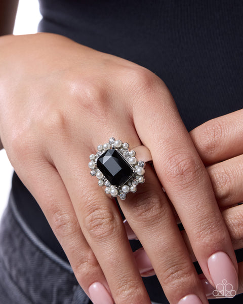 Paparazzi Effervescent Emerald Pearl Black Ring
