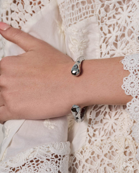 Paparazzi Hammered Haul - Cuff Bracelet Silver