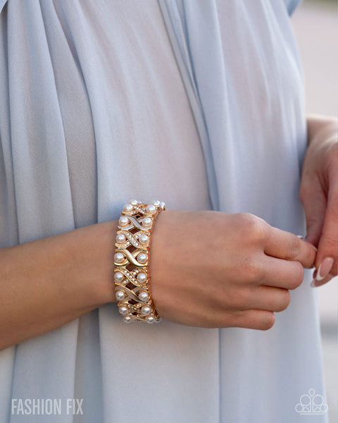 Paparazzi Elizabethan Era - Gold Hinged Bracelet