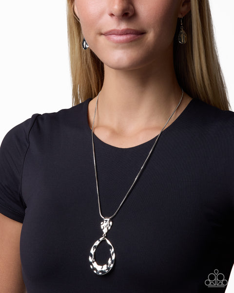 COMING SOON Paparazzi Hammered Hypothesis - Silver Necklace