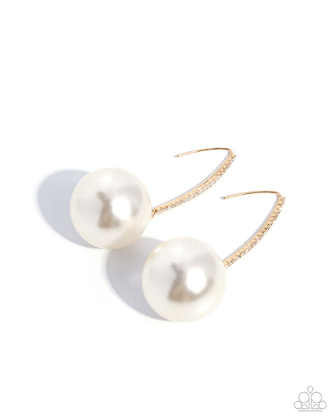Paparazzi Cultured Class Gimme the Glitz Exclusive Pearl Earring Gold