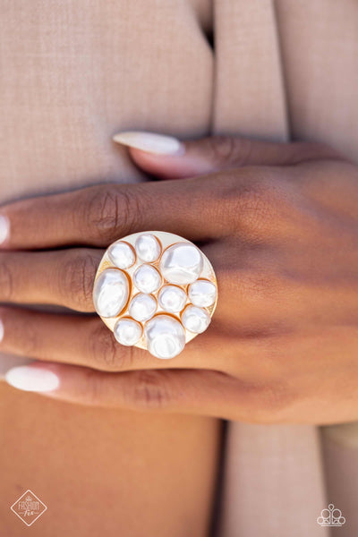 Paparazzi SEA Reason - Gold Pearl Ring