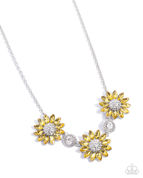 Paparazzi Vulnerable Vacation Necklace Yellow