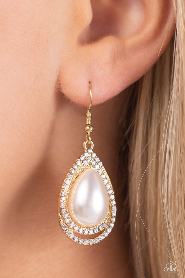 Paparazzi Effortless Elegance Pearl Earrings