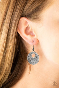 Paparazzi A Taste For Texture - Black Earrings