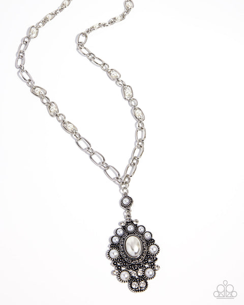 Paparazzi Vintage Selfie Necklace White