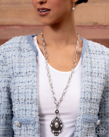Paparazzi Vintage Selfie Necklace White
