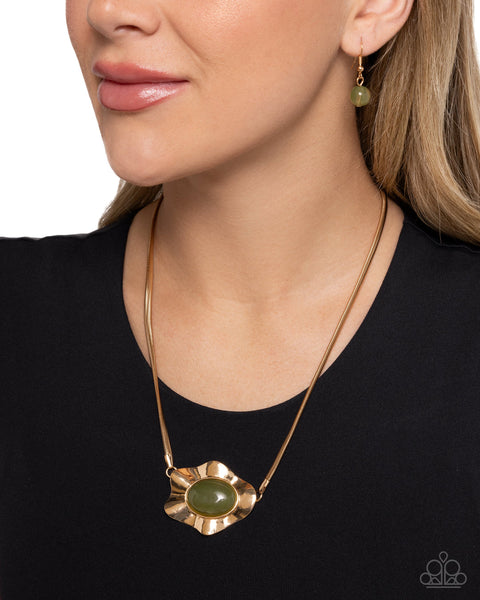 Paparazzi Sideways Shimmer Necklace Green