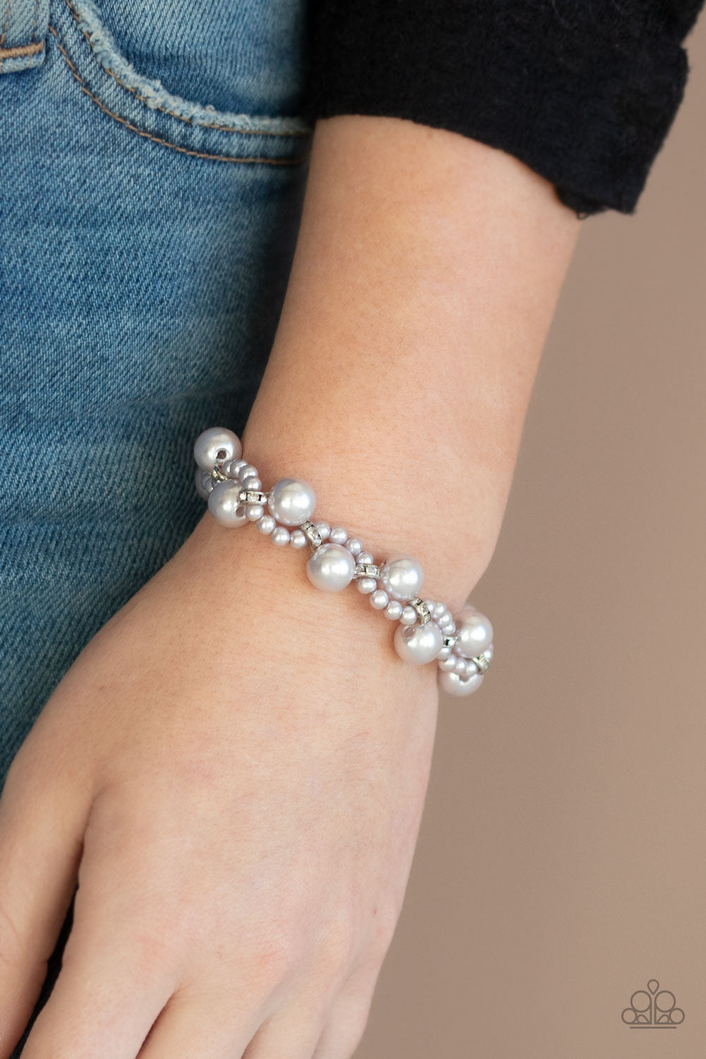 Paparazzi Utmost Uptown - Silver Pearl Bracelet