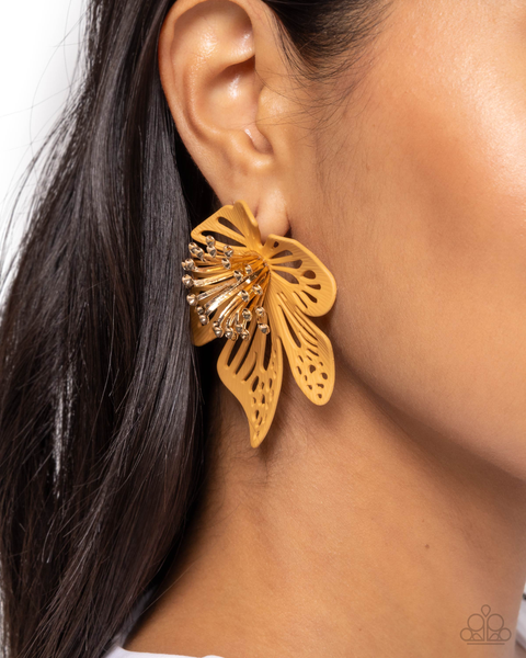 COMING SOON Paparazzi Wonderland Wallflower - Brown Earrings