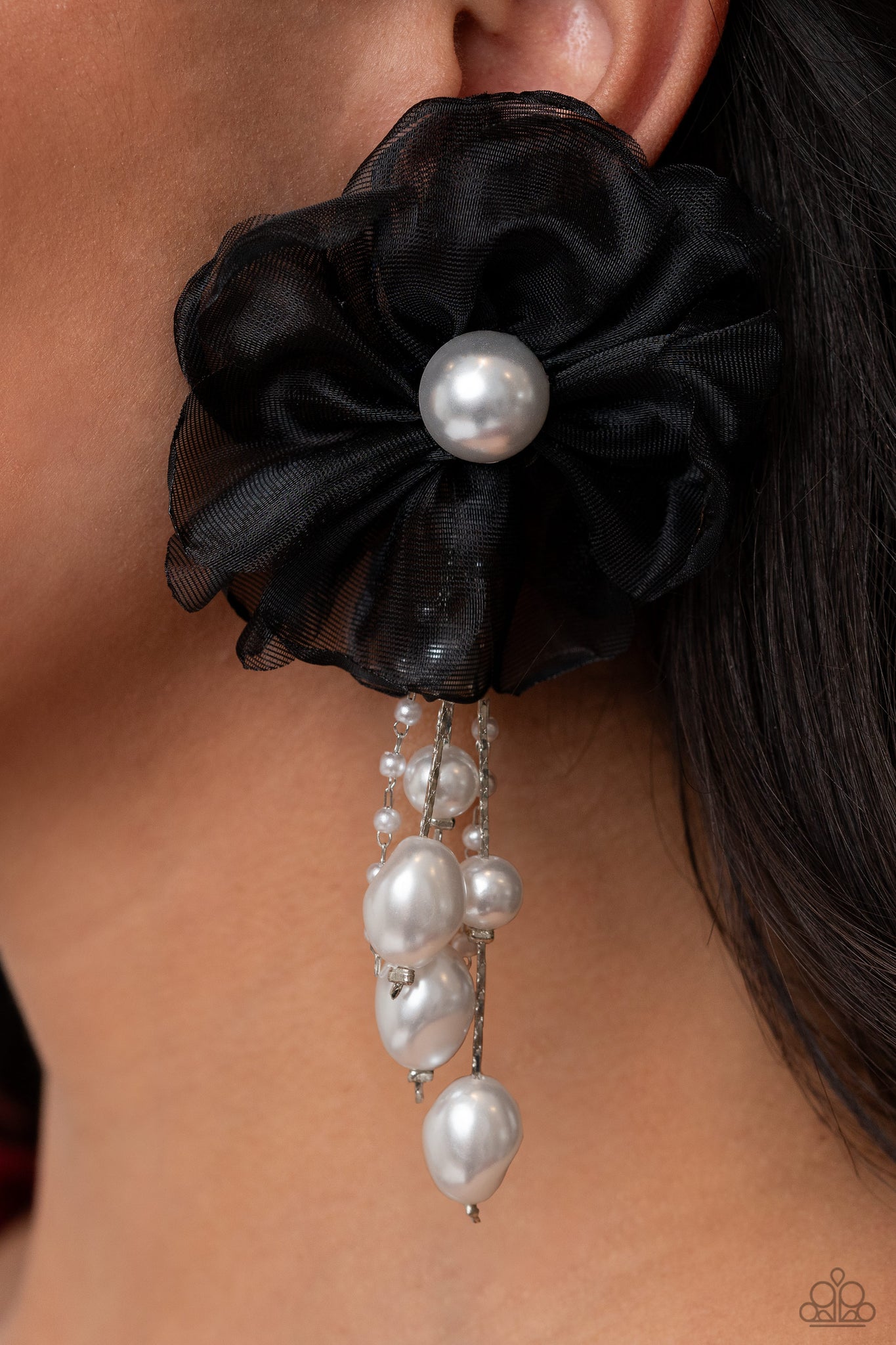 Paparazzi Dripping In Decadence - Black Pearl Earrings