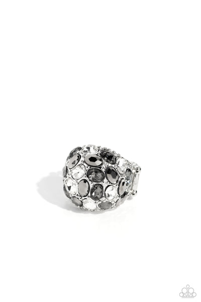 Paparazzi 
BLING Loud and Proud - Silver Ring