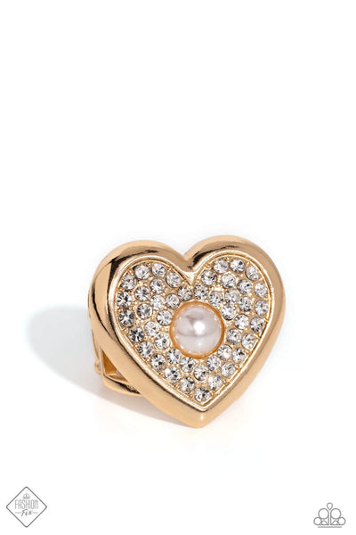 Paparazzi Heartfelt Heritage Paparazzi - Gold Heart Ring