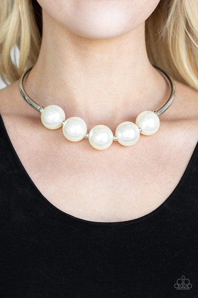 Paparazzi Welcome To Wall Street - White Pearl Necklace