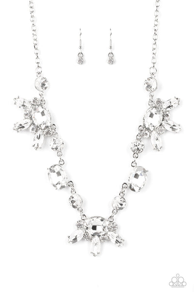 Paparazzi GLOW-trotting Twinkle - White Necklace