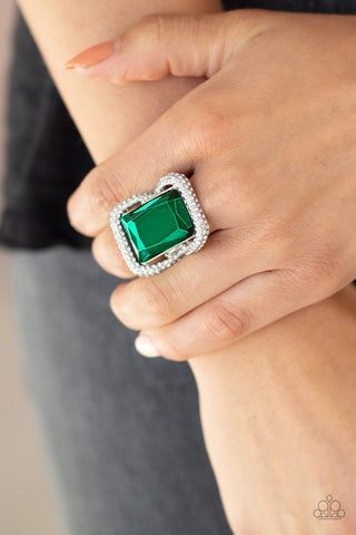 Paparazzi Deluxe Decadence - Green Ring