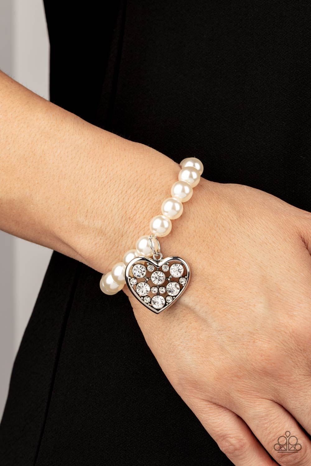 Paparazzi Cutely Crushing White Pearl Bracelet