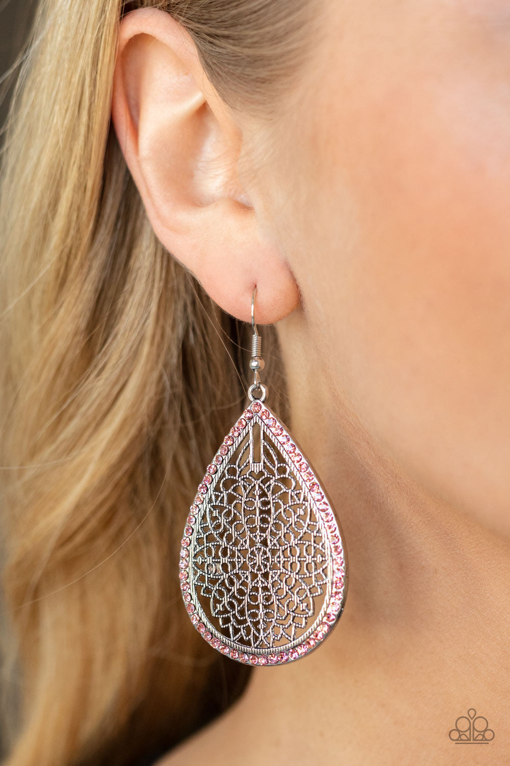 Paparazzi Fleur de Fantasy Pink Earrings