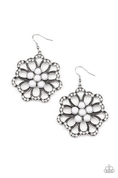 Paparazzi Paparazzi Dazzling Dewdrops - White Earrings