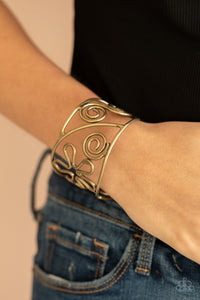 Paparazzi Groovy Sensations - Brass Cuff Bracelet