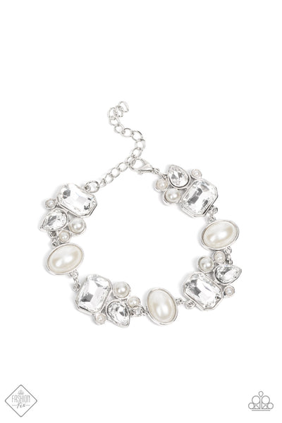 Paparazzi Best in SHOWSTOPPING - December Fashion Fix 21 White Bracelet