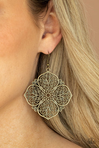 Paparazzi Dubai Detour - Brass Earrings