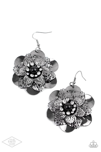 Paparazzi Midnight Garden Earrings