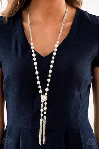 Paparazzi Vintage Diva White Pearl Necklace