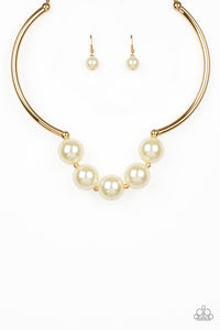 Paparazzi Welcome To Wall Street - Gold Pearl Necklace