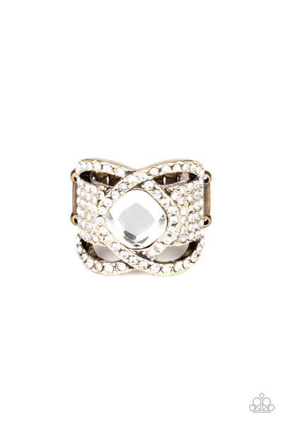 Paparazzi Triple Crown Twinkle - Brass Ring